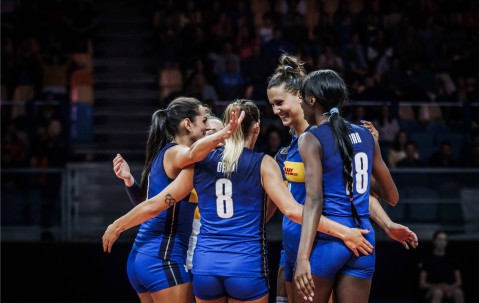 开云体育入口-包含穆古鲁扎重返赛场，险胜首场状态出色，塞尔维亚队观众沸腾！的词条